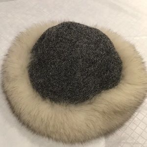 Beene hat gray and white fur